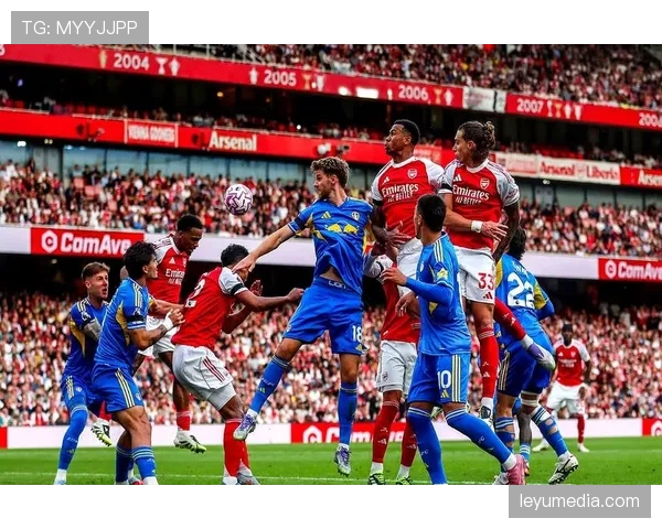 半决赛现场：萨卡伤退，阿森纳前场压迫体系出现短暂混乱